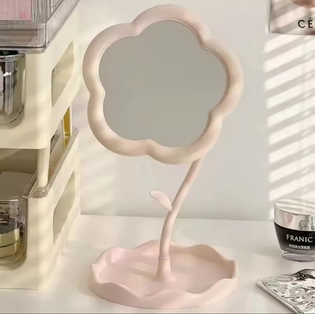 Aesthetic Flower Shaped Mirror